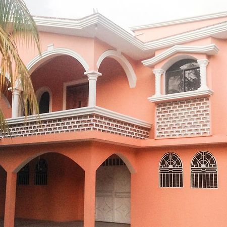 מונטרואי Le Dubourg Guesthouse מראה חיצוני תמונה